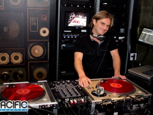 San Diego DJ at Draft Republic