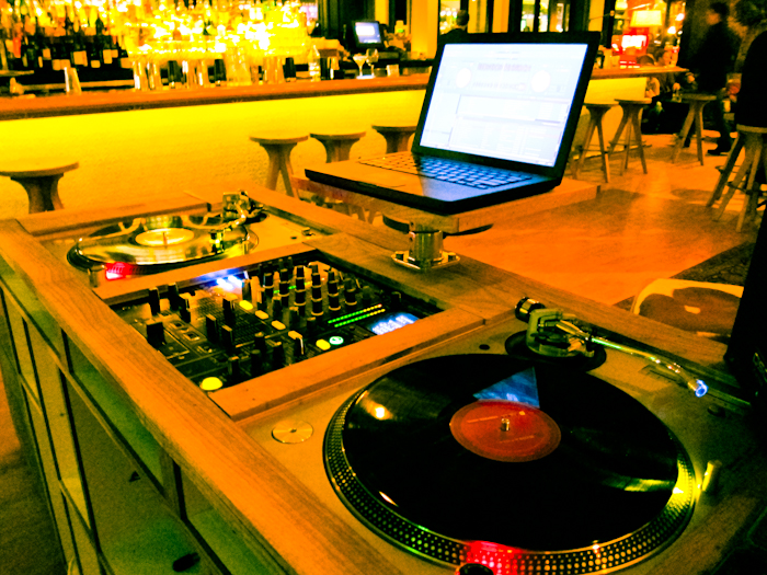 Club set fit for the DJ booth - Dance Loud mix 